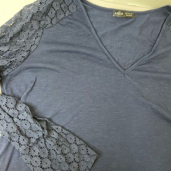 Shein| Medium| Soft|Crotchet knit| Floral - Picture 5 of 16